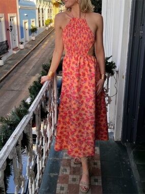 Louna Floral Smocked Midi Dress Size
Small | Open Back | Floral |Backless Sz S